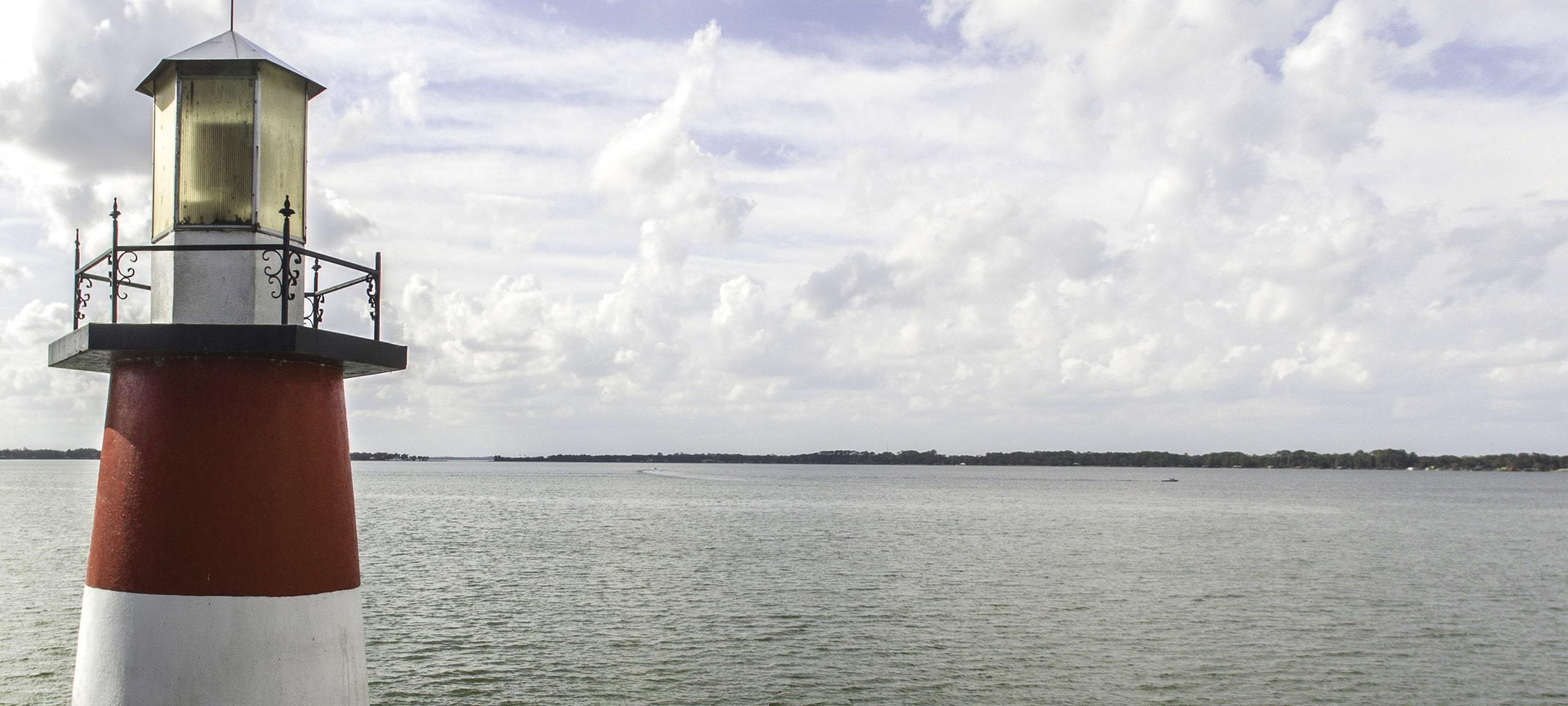Mount Dora lighthouse (Grantham Pointe) overlooking Lake Dora